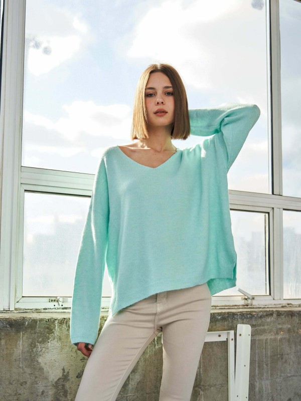 Kelly - V Neck Sweater In Mint