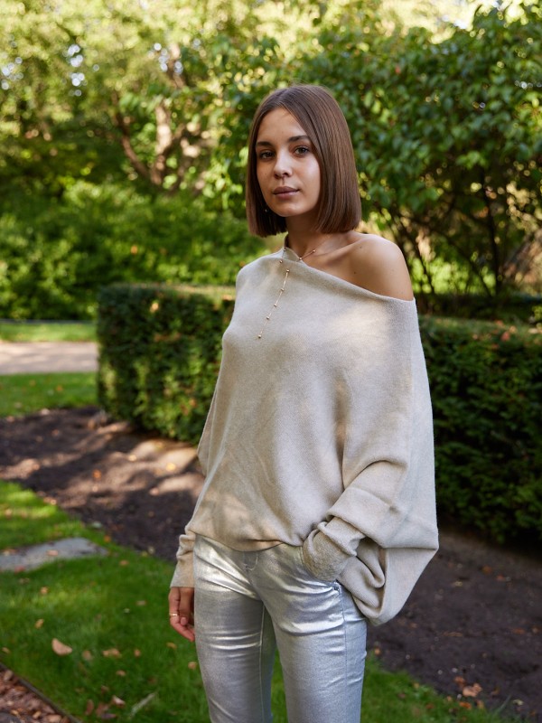 Alyssa -Off-the-shoulder Knit Sweater in Sand
