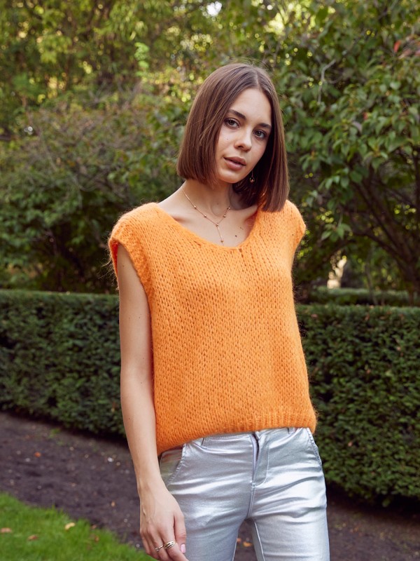 Harper -Chunky  Knitted Vest In Orange