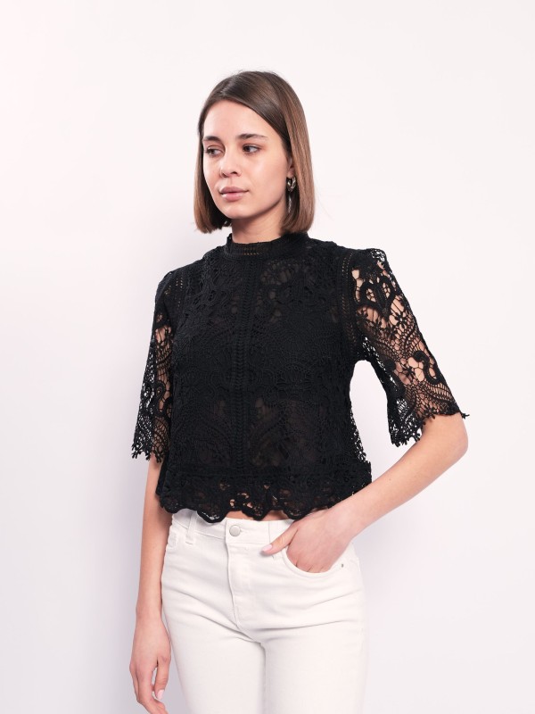 Melanie - cropped Boderie Angalise  Blouse In black
