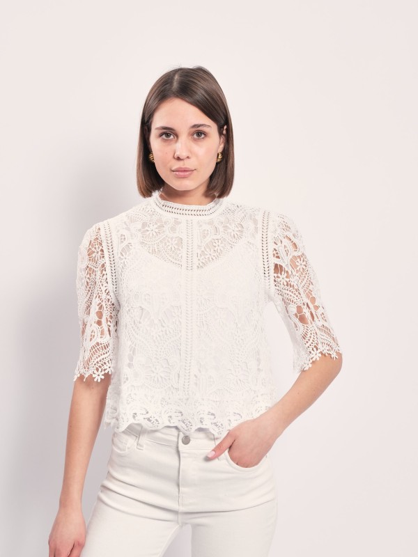 Melanie - cropped Boderie Angalise  Blouse In white