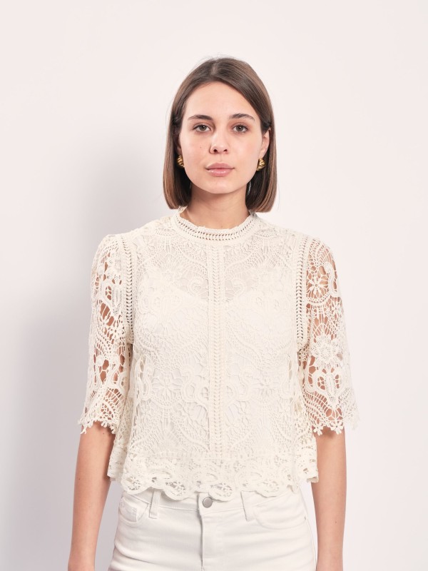 Melanie - cropped Boderie Angalise  Blouse In cream
