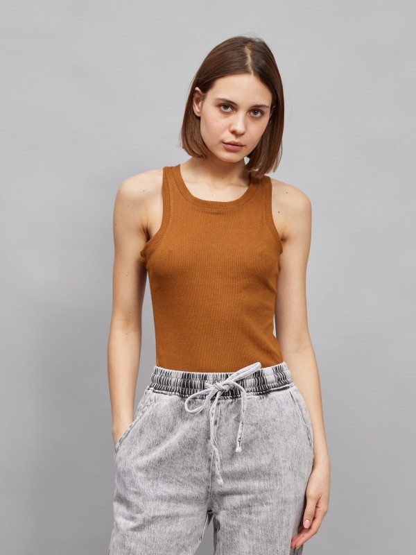 Tatum - ribbed stretch tank in tan