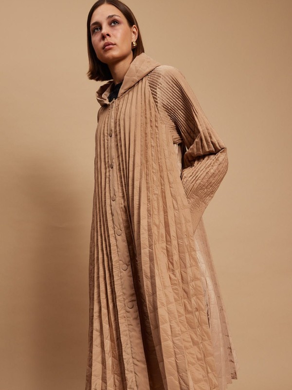 Pippa -Pleated  hooded coat in camel