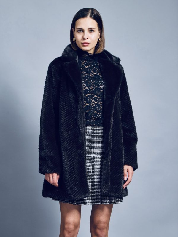 Francesca - Faux Fur Coat In bLACK