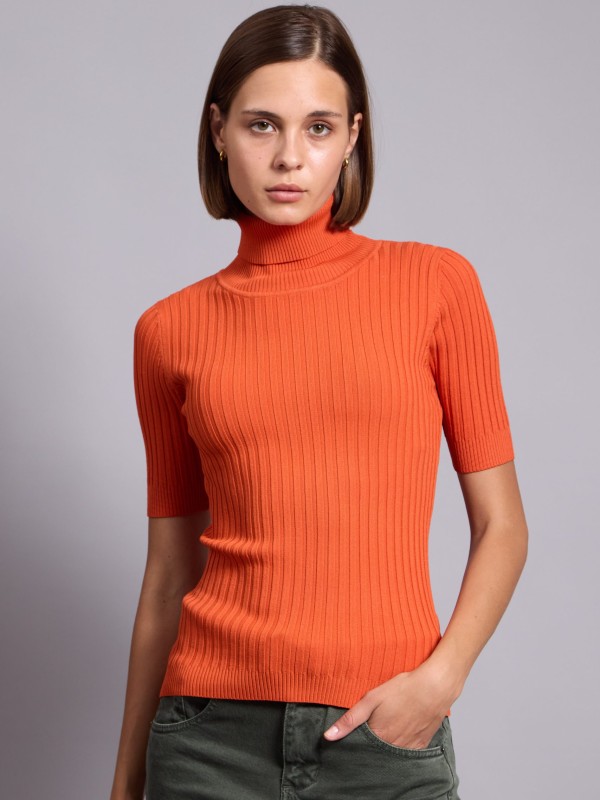 Irina - Turtleneck Sweater in ORANGE
