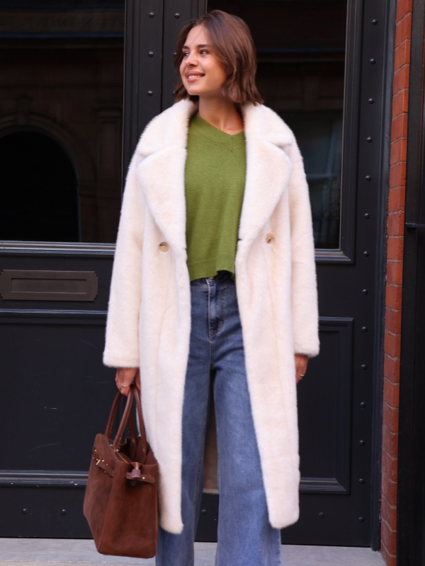 Kelly- Faux Fur Coat In white