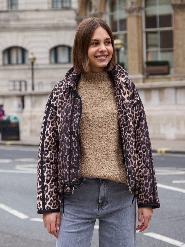 Darcy -Puffer jacket in leopard print