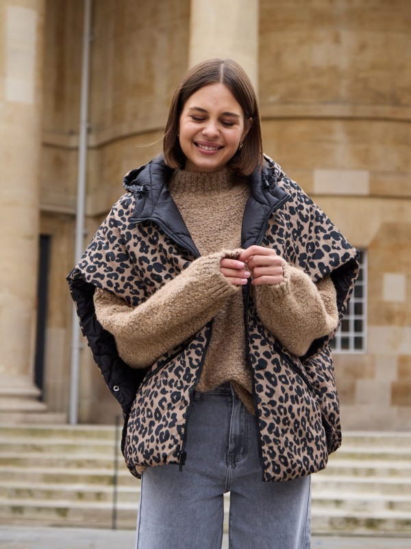 Georgina- Reversible Puffer Gilet In Leopard