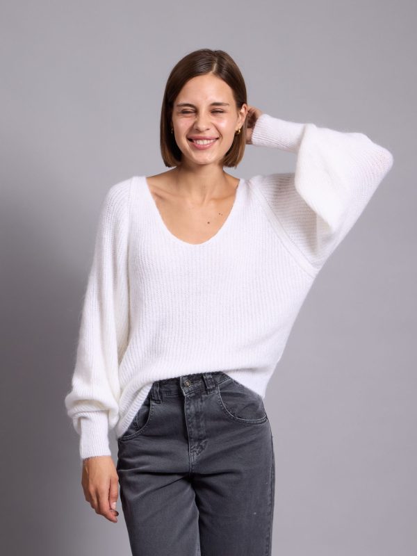 Ayla - Ribbed V neck Sweater In white