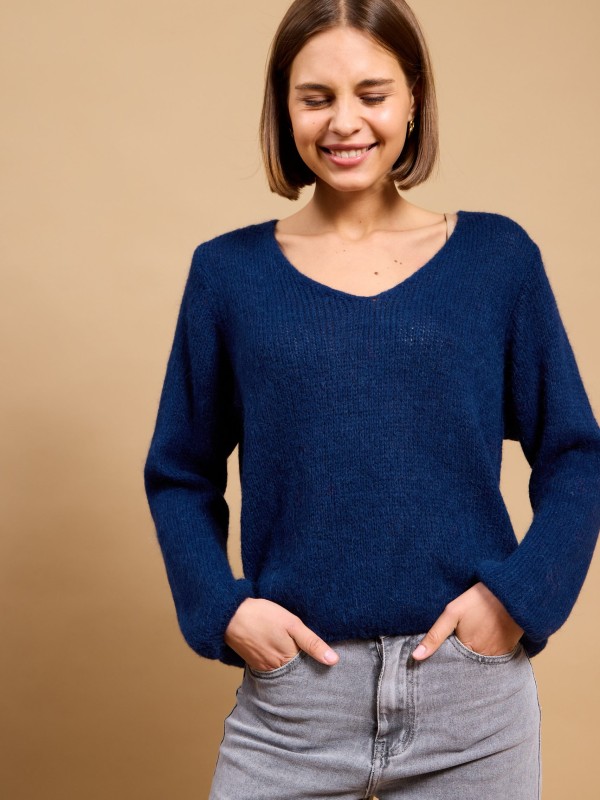 Sophie -V neck Sweater In navy