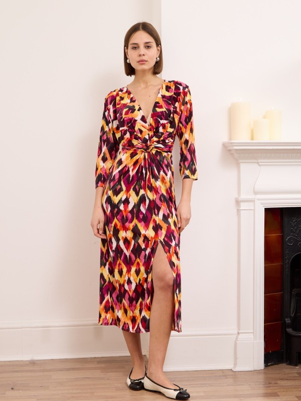 Leona – Knotted waist midi dress in pink chevron