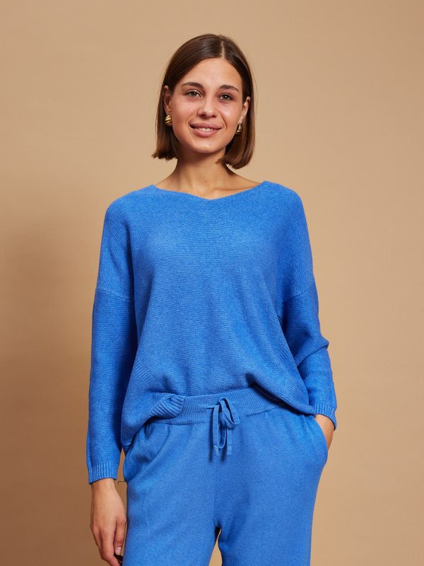 Pandora -viscose-blend v neck Sweater In blue