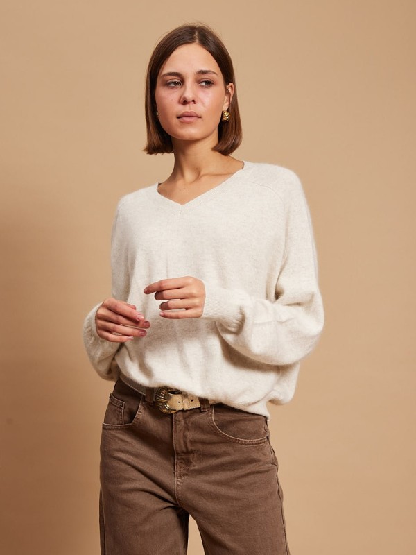 Leticia - Wool-blend v neck Sweater In cream