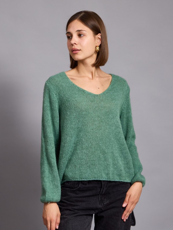 Sophie -V neck Sweater In green