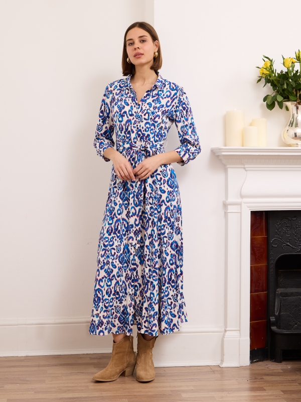 Daphne Shirt Dress -Swirl in white and blue