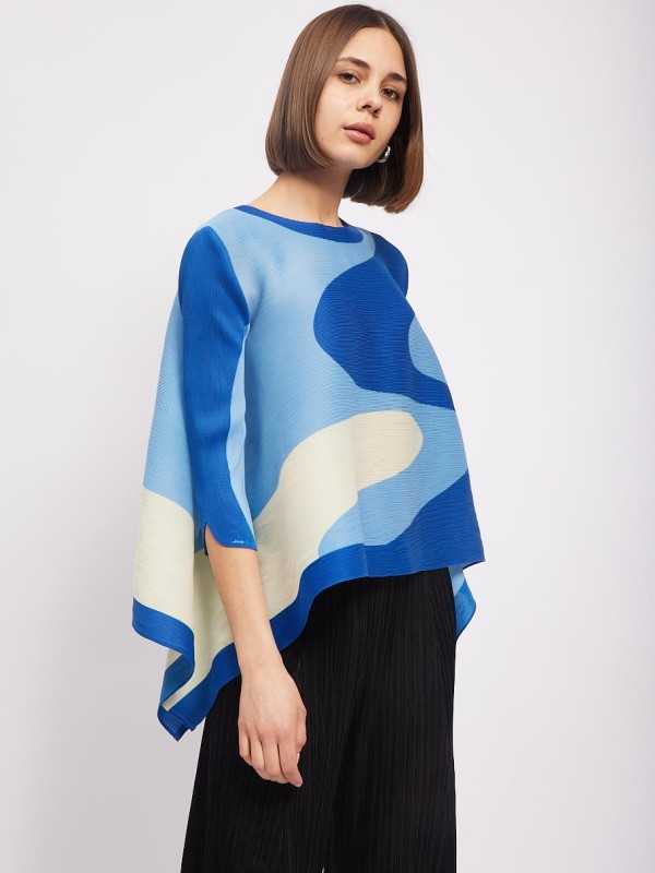 Paulina - Plisse printed top swirl in blue