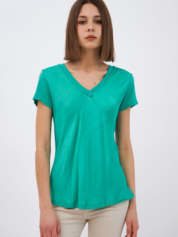 Sanya-Silk Blend V Neck Top In green