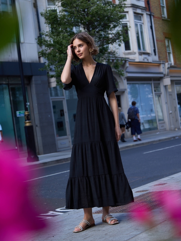 Veronica - Open Back Maxi Dress In Black