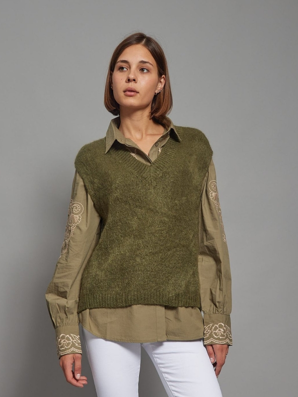 Nina - Knitted Vest In Khaki