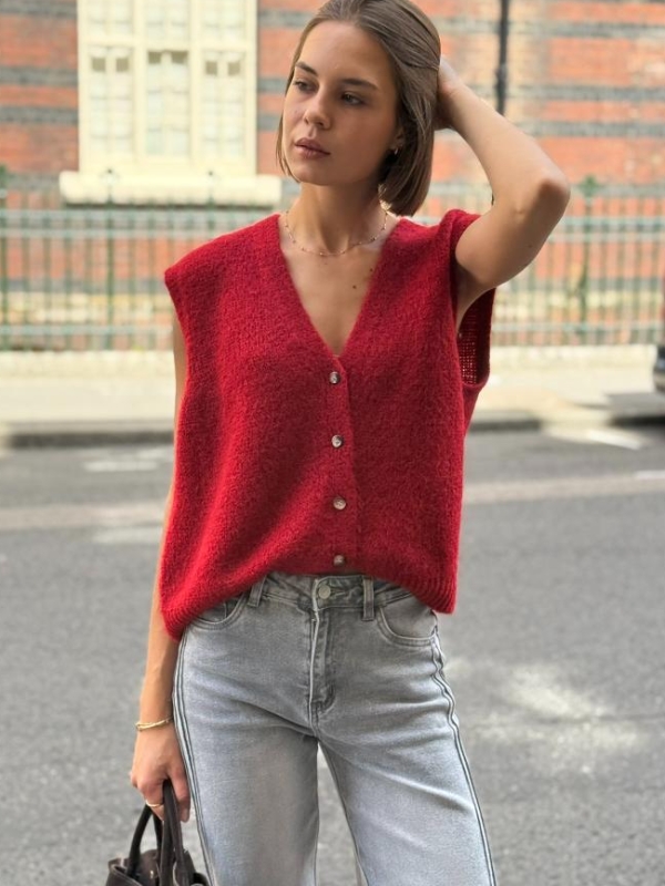 Nicole - Knitted Button Detail Vest In Red
