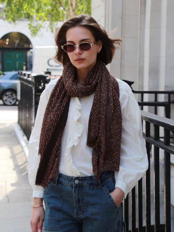 Daphne - viscose scarf in brown