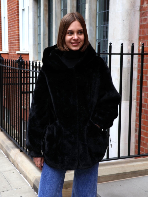 Serena - hooded Faux Fur coat in black