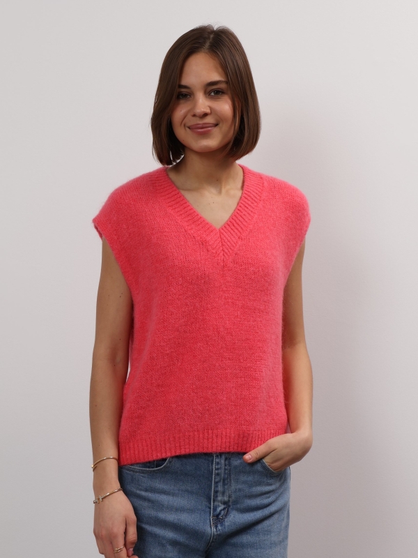 Nina - Knitted Vest in coral