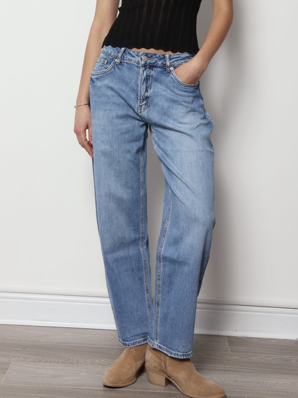 Amy - Barrel-Leg Denim Jeans