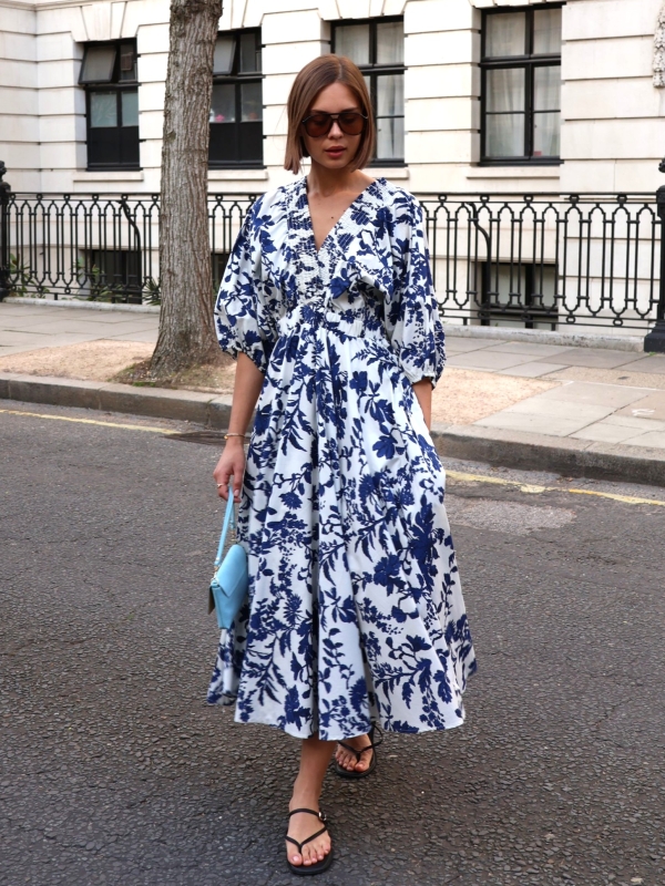 Genevieve - Ruched Cotton Maxi Dress In floral blue