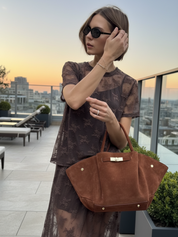 Chiara - Chic Suede Tote Bag in Tan